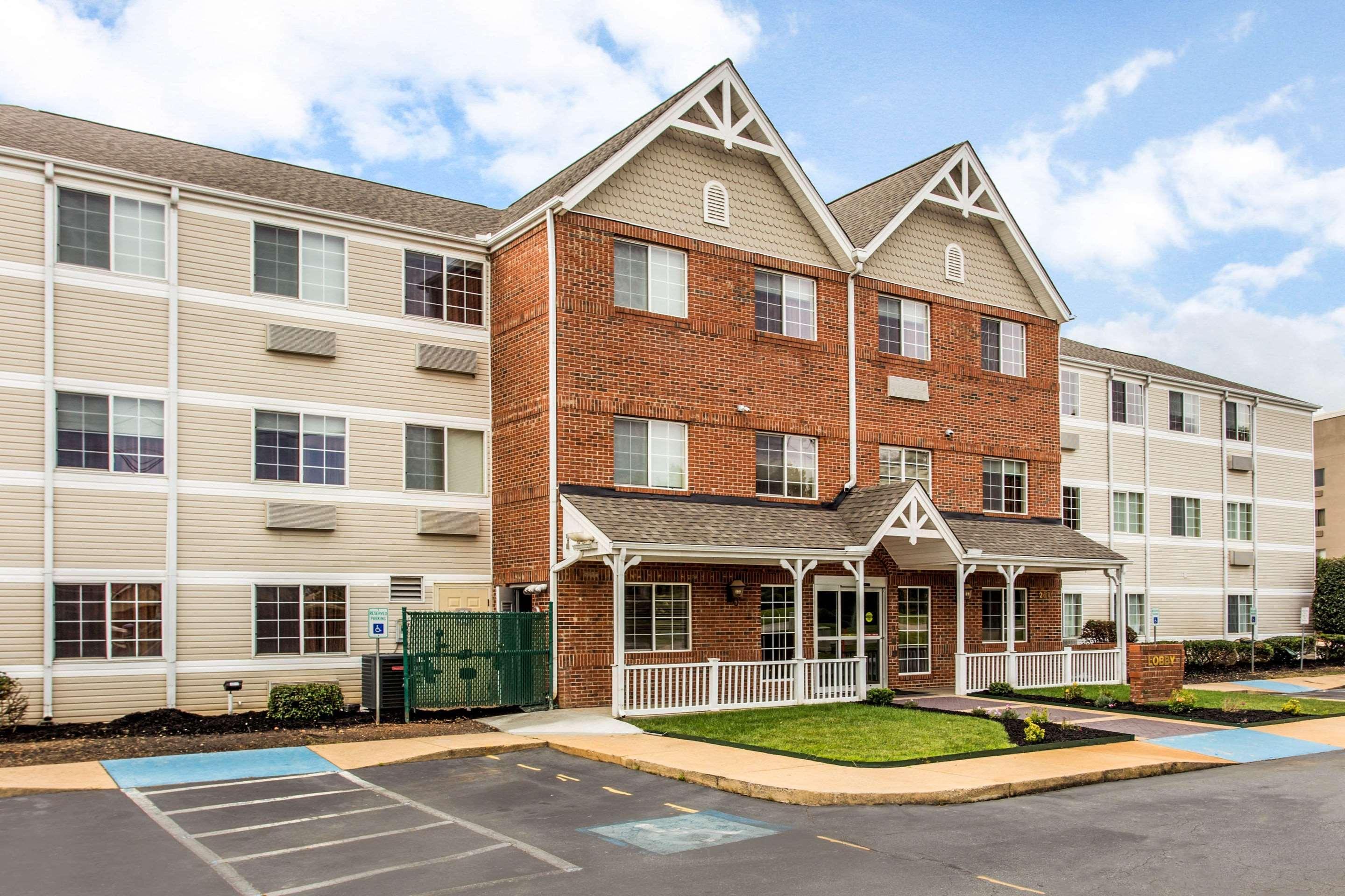 Mainstay Suites Greenville Airport Greer Exterior photo